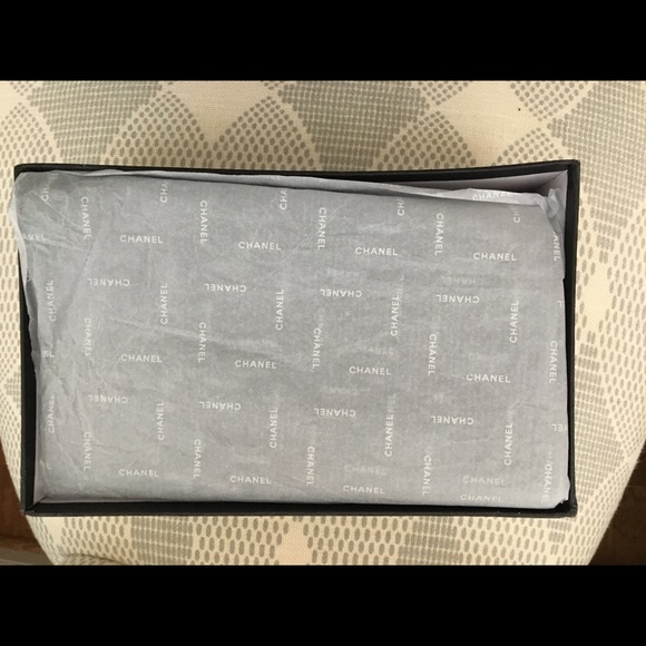 Authentic Channel CC pearl pink suede - Picture 3 of 8